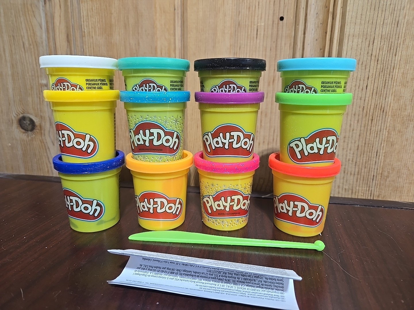 Play-Doh Bright Delights-12-Pack (3+) New In Damaged box