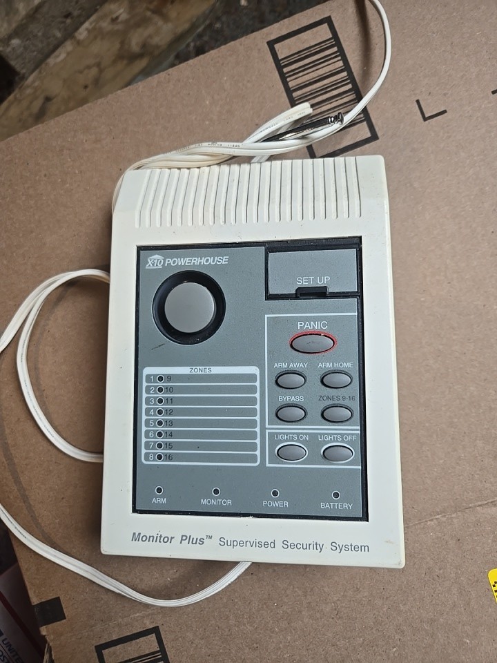 X-10 Digital Communicator Console Security Console DC821 no plug cover X10
