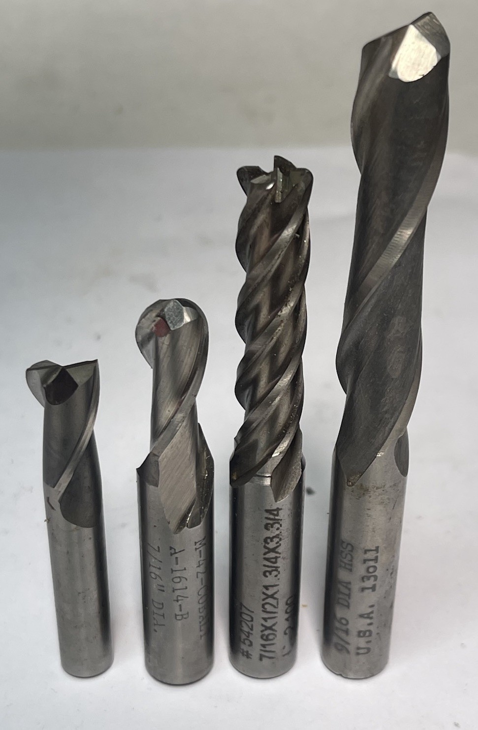Assortment 7/16 &9/16” Dia. 2&4 FLUTE HSS END MILLS ”LOC,”OAL Qty.4 (26JN148)
