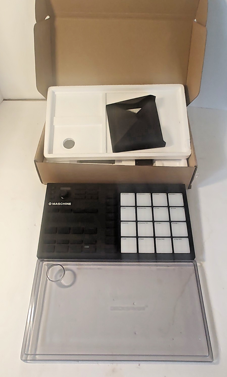 Native Instruments MASCHINE MIKRO MK3 traktor pro kontroller drum machine midi