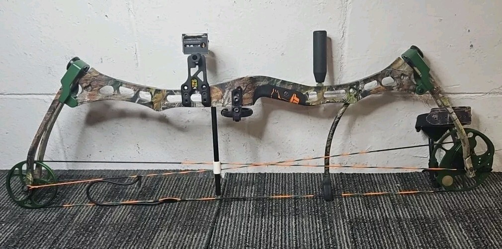 Bear Archery - Game Over - Compound Bow with Hard Case
