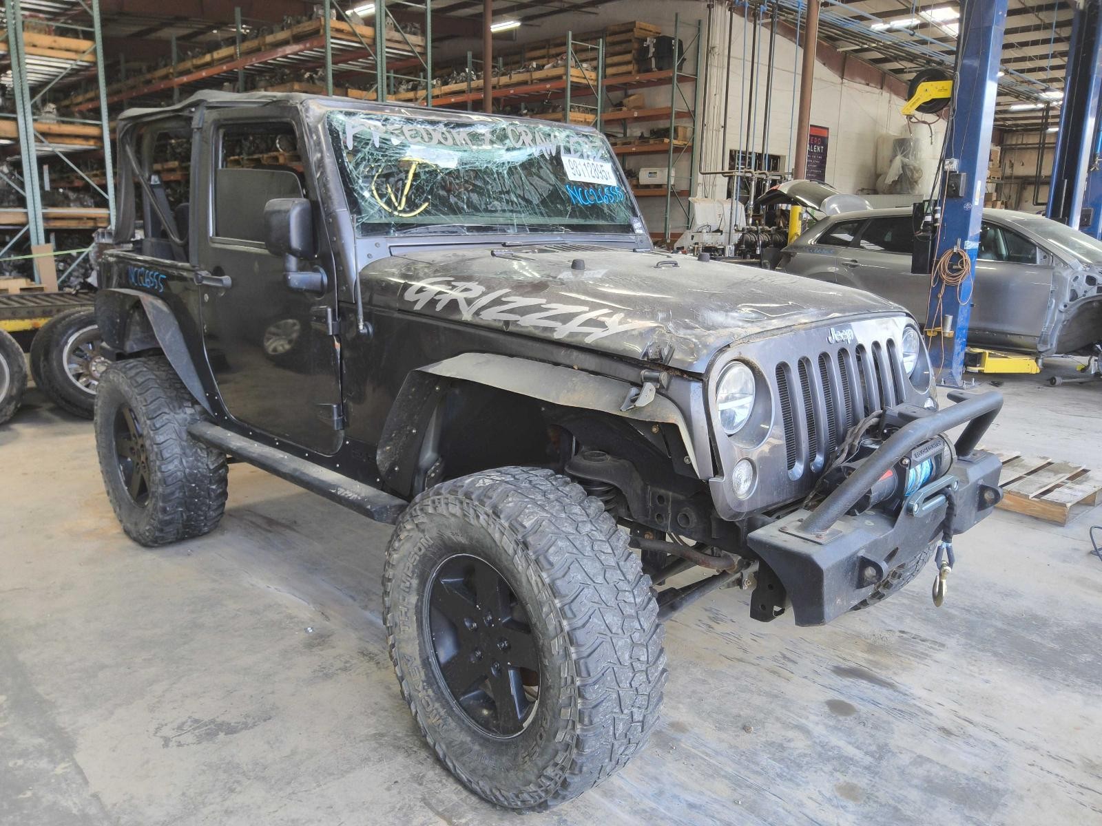 Used Battery Tray fits: 2014 Jeep Wrangler  Grade A