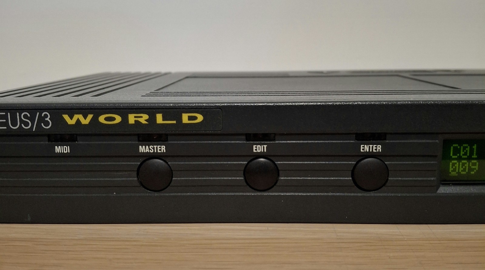 E-MU Systems Proteus 3 World 16 Bit Multi-Timbral Digital Sound Module 9040