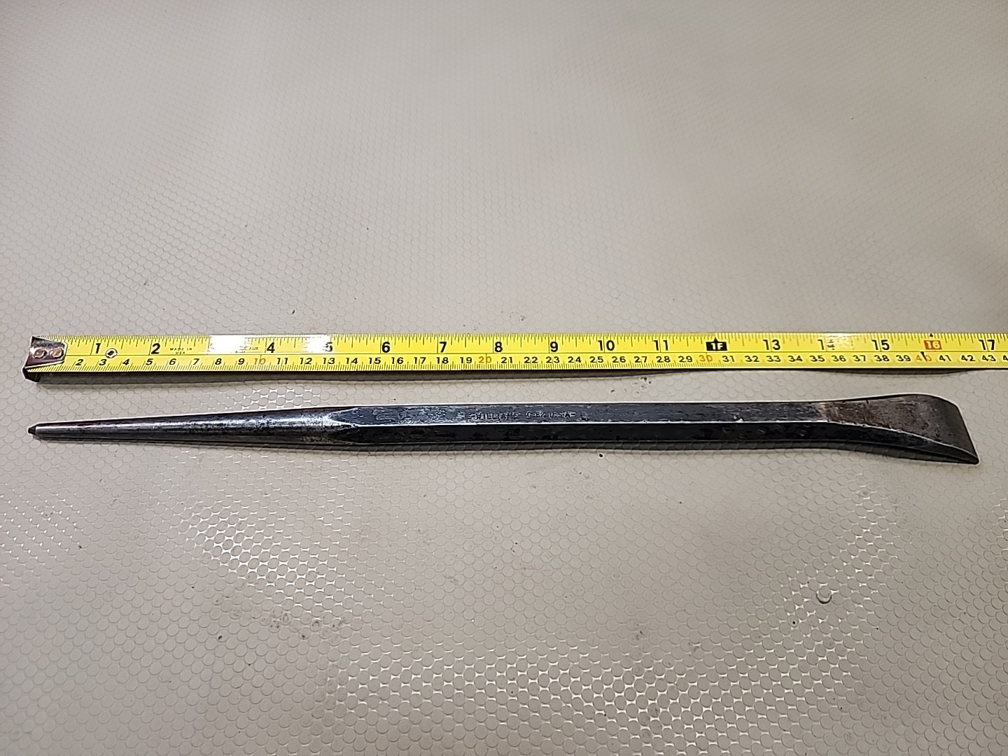 Williams C-82 Pinch Bar with 3/4-Inch Flat, 15-7/8-Inch.   (N3) Rolling Pry