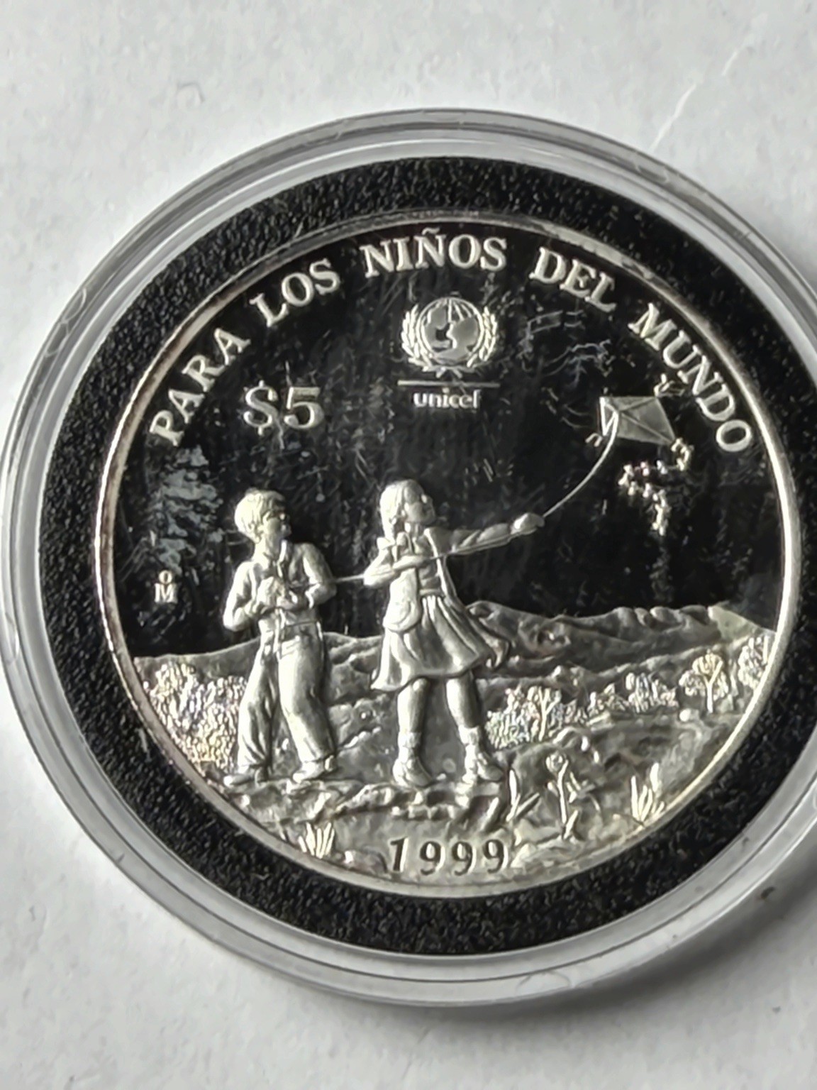 1999-Mo Mexico $5 Pesos UNICEF Children Kite Silver Proof KM#640 1 oz Capsule