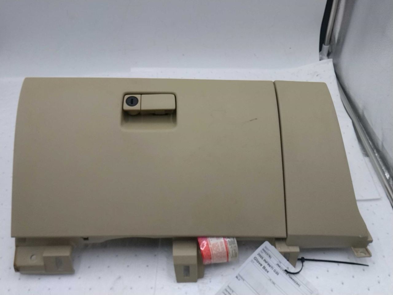 G35       2005 Glove Box 632893