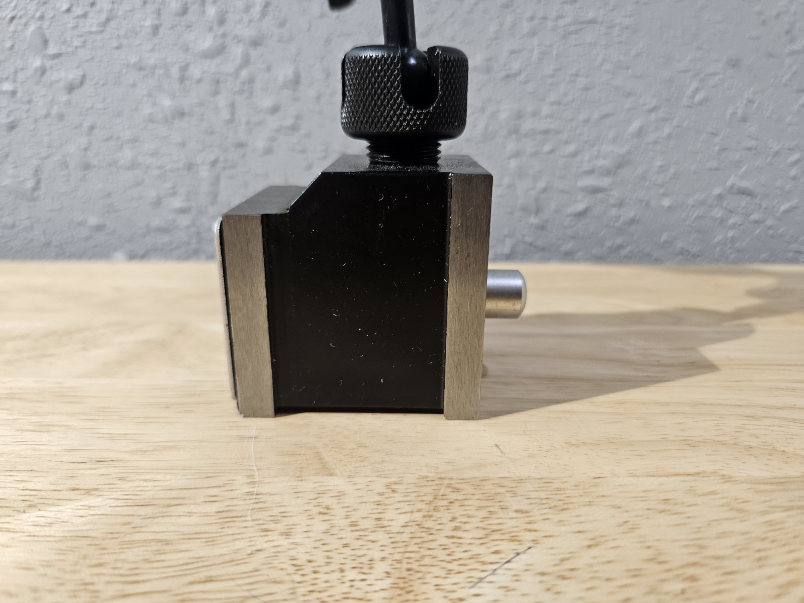Gem Instrument Co. 500FA-22 Magnetic Base Holder And Pivot Idicator