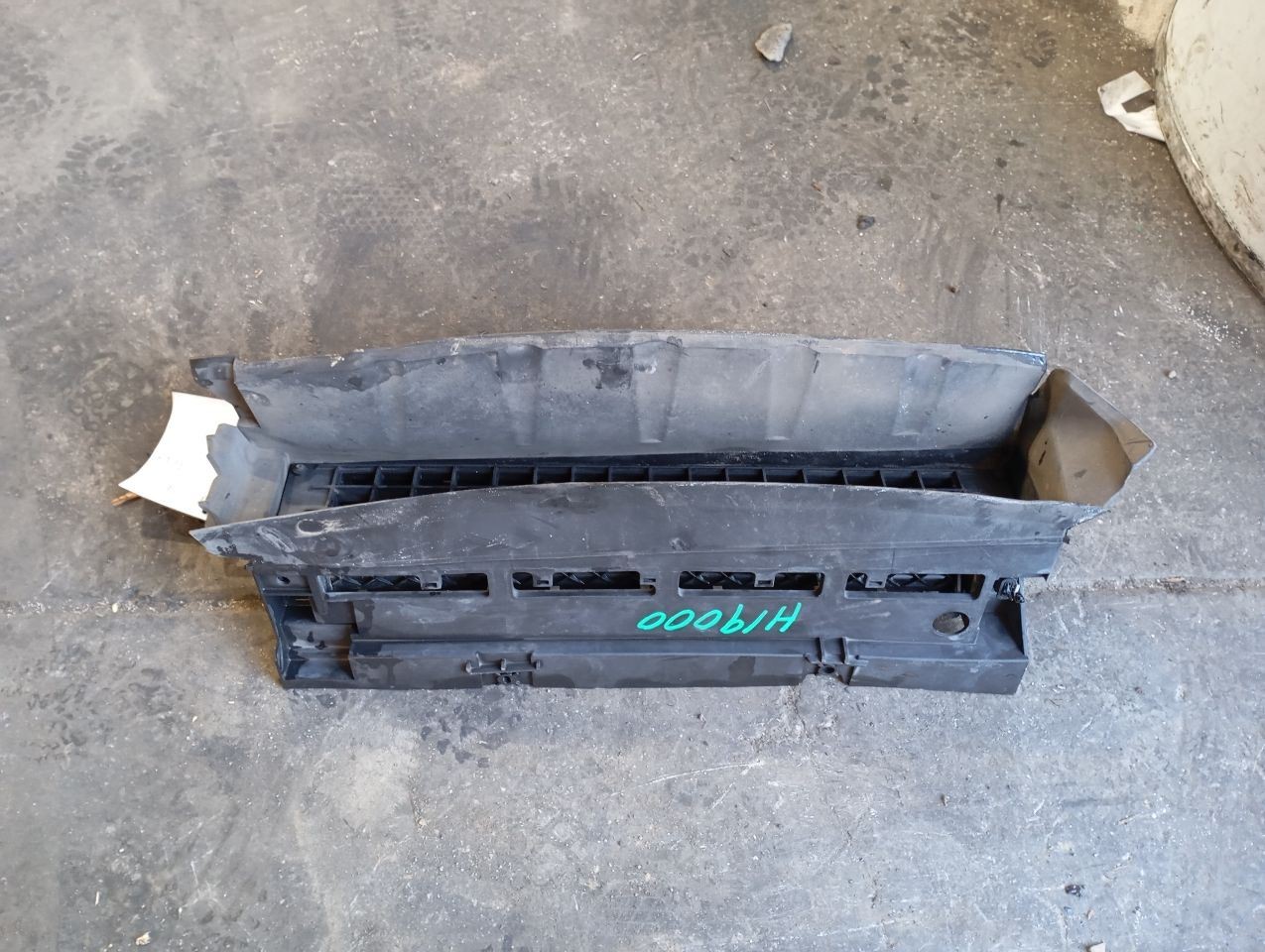 VERSA 2015 Air Shutter 4028297