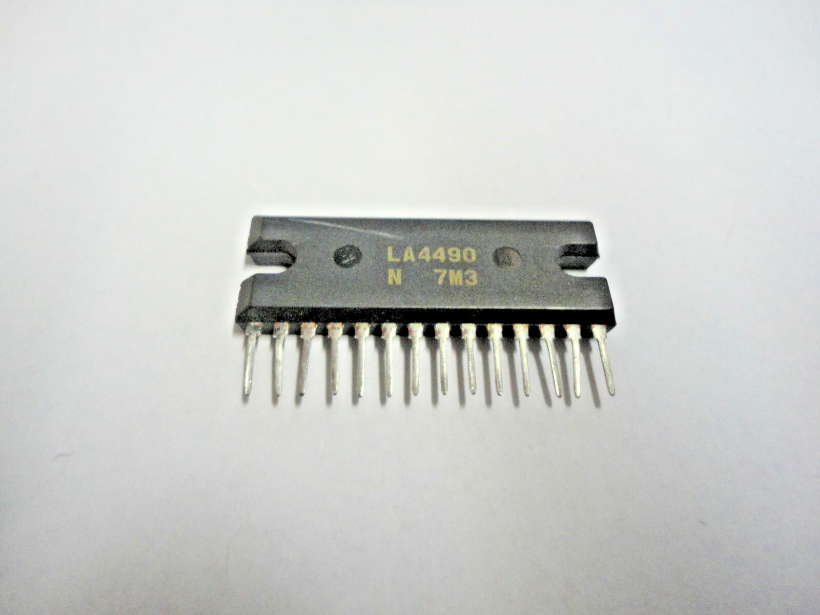 SANYO AUDIO IC LA4490 USED IN MANY MODELS, SHIPS FREE FROM USA TO USA ADDRESSES