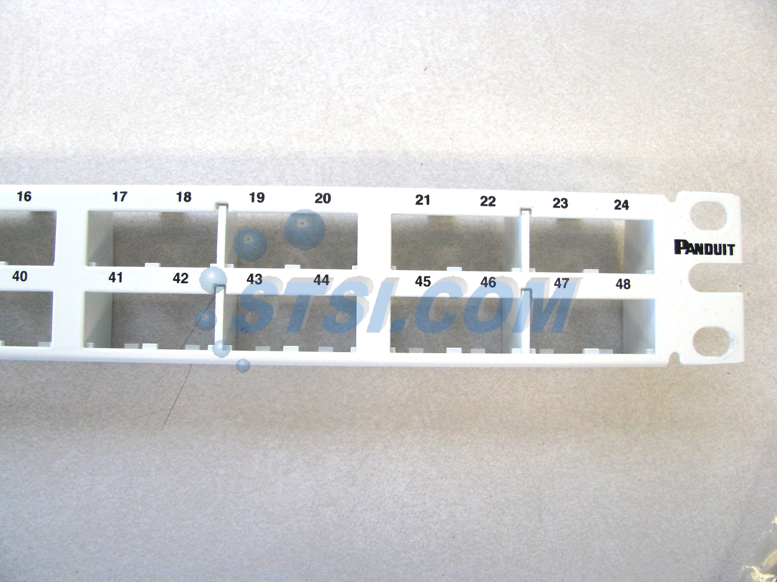 Panduit CPP48HDEWWH 48-Port Mini-Com High Density Patch Panel, White ~STSI
