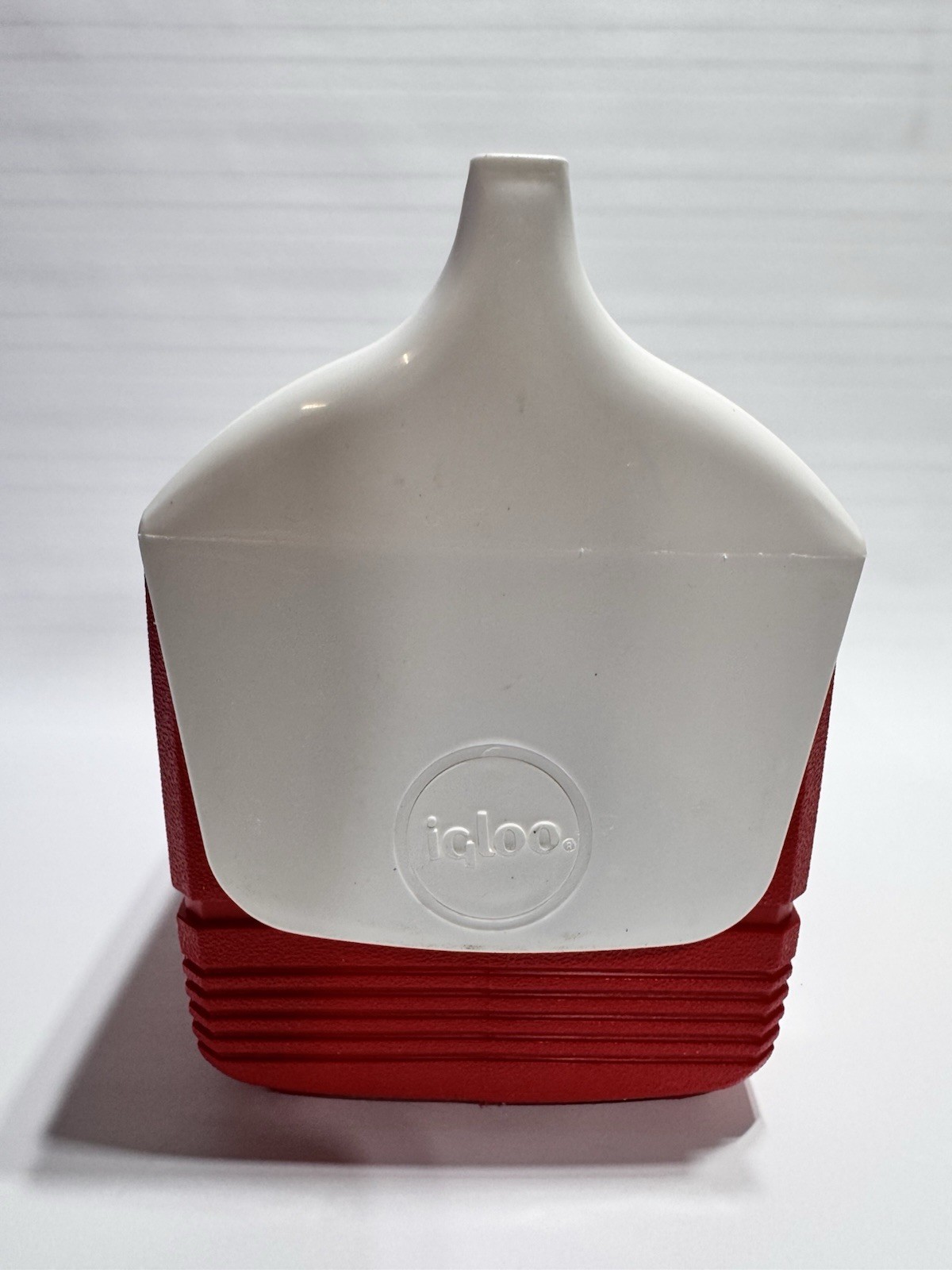 IGLOO Playmate Mini 4 qt. Hard Cooler, Red / White