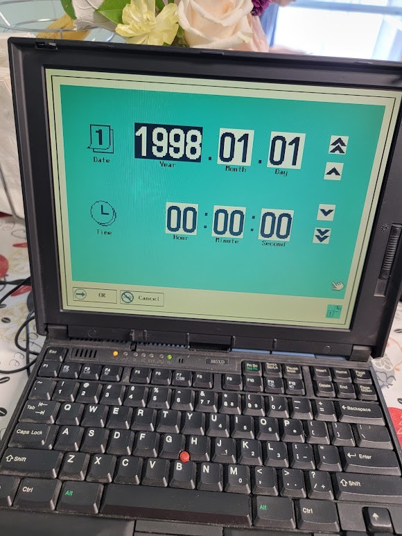 IBM ThinkPad 385XD PC Laptop Computer case Powers up error msg Parts? Free Shp