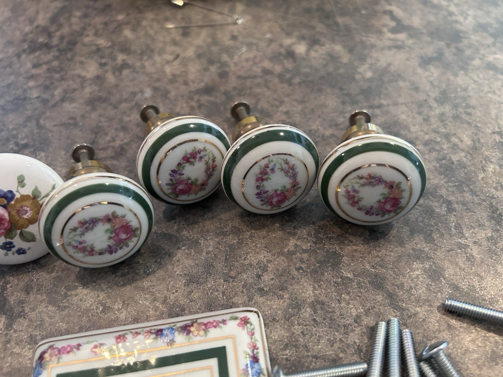 VTG Single Light Switch 2 Plates & 12 drawer Knobs 2 Plates Ceramic Floral NICE