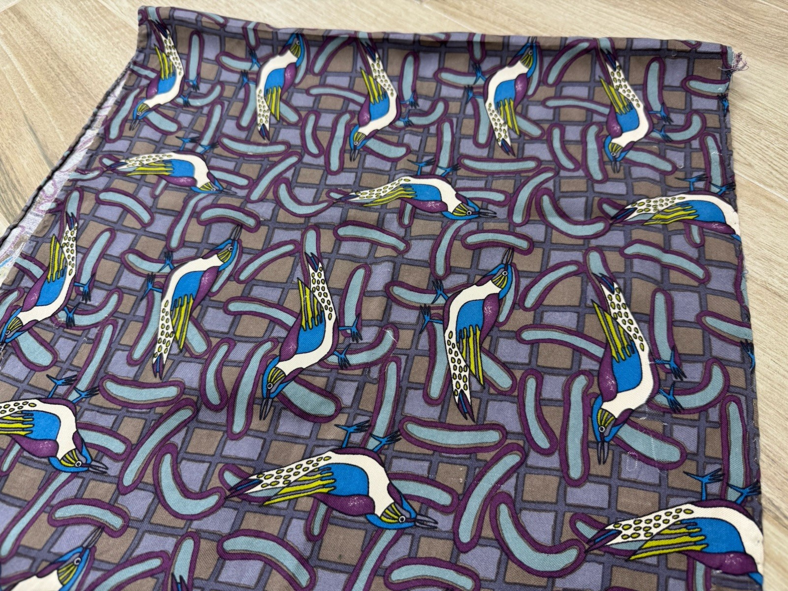 MEMPHIS Milano Vintage 100% Silk Scarf Birds Designer Print Rare Auth Italy