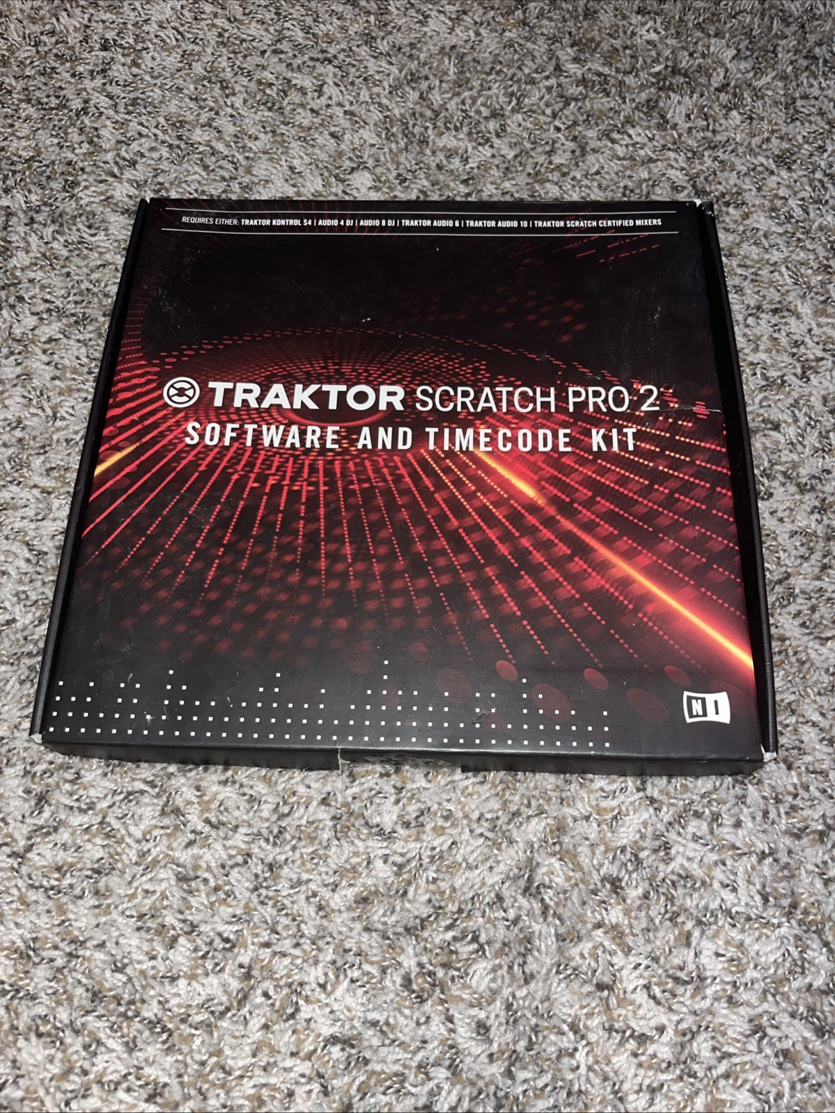 Traktor Scratch Pro Software and Timecode Kit with 2 Digital Vinyl Records