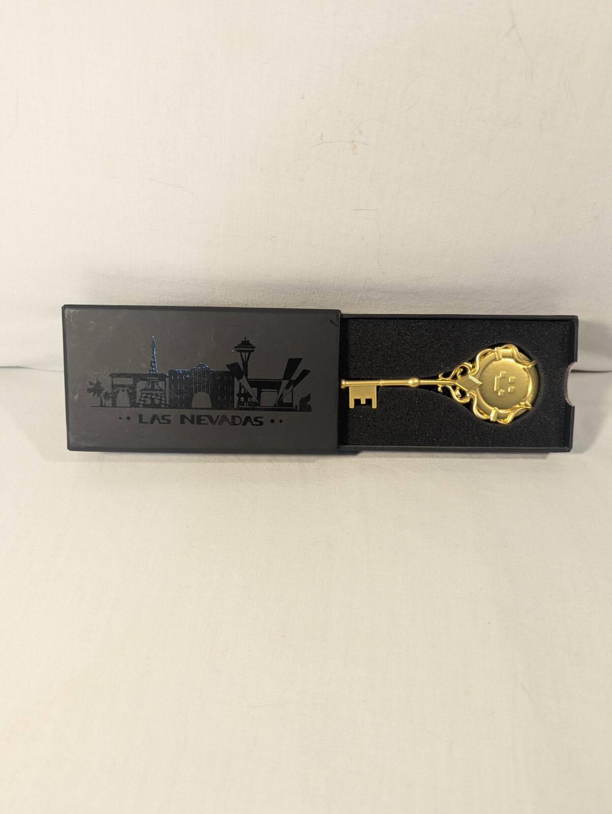 Quackity Las Nevadas City Metal Key with Box