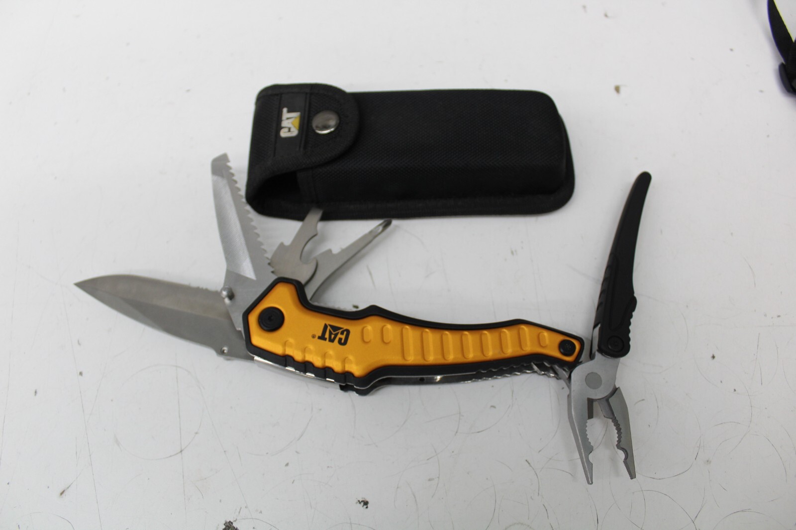 Cat XL Multi-Tool with Pouch