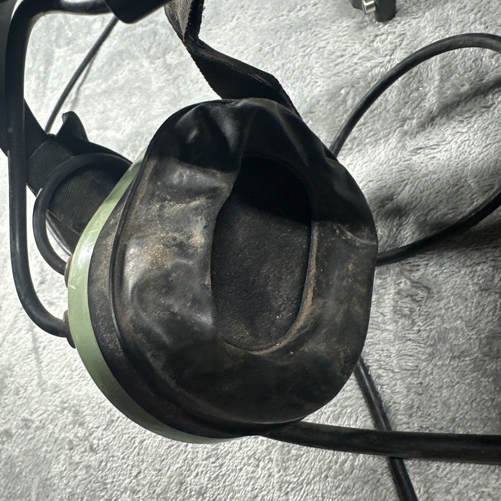 David Clark Model H7240 Vox Headset w/Boom Mounted M-77 Electret Microphone