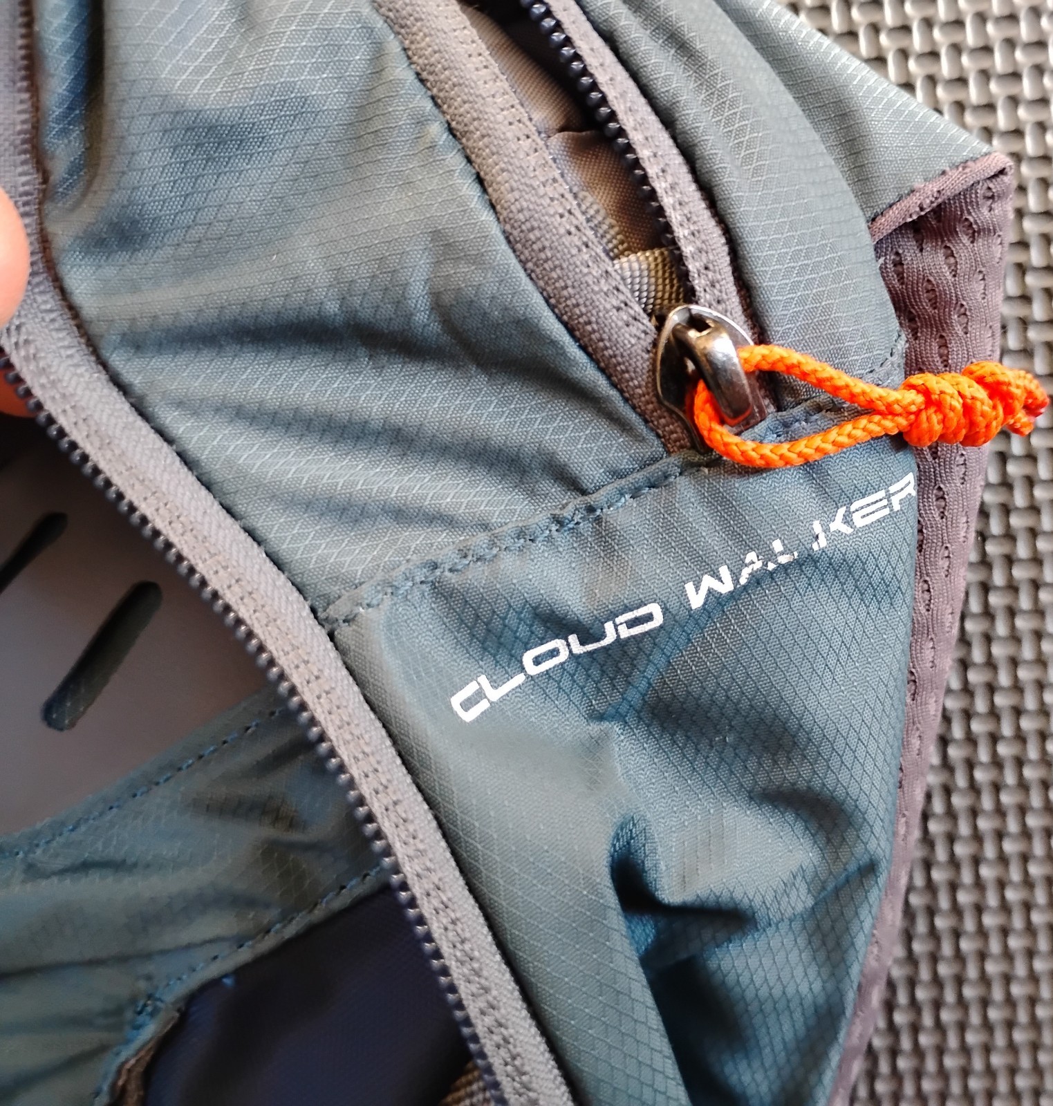 camelbak cloud walker backpack