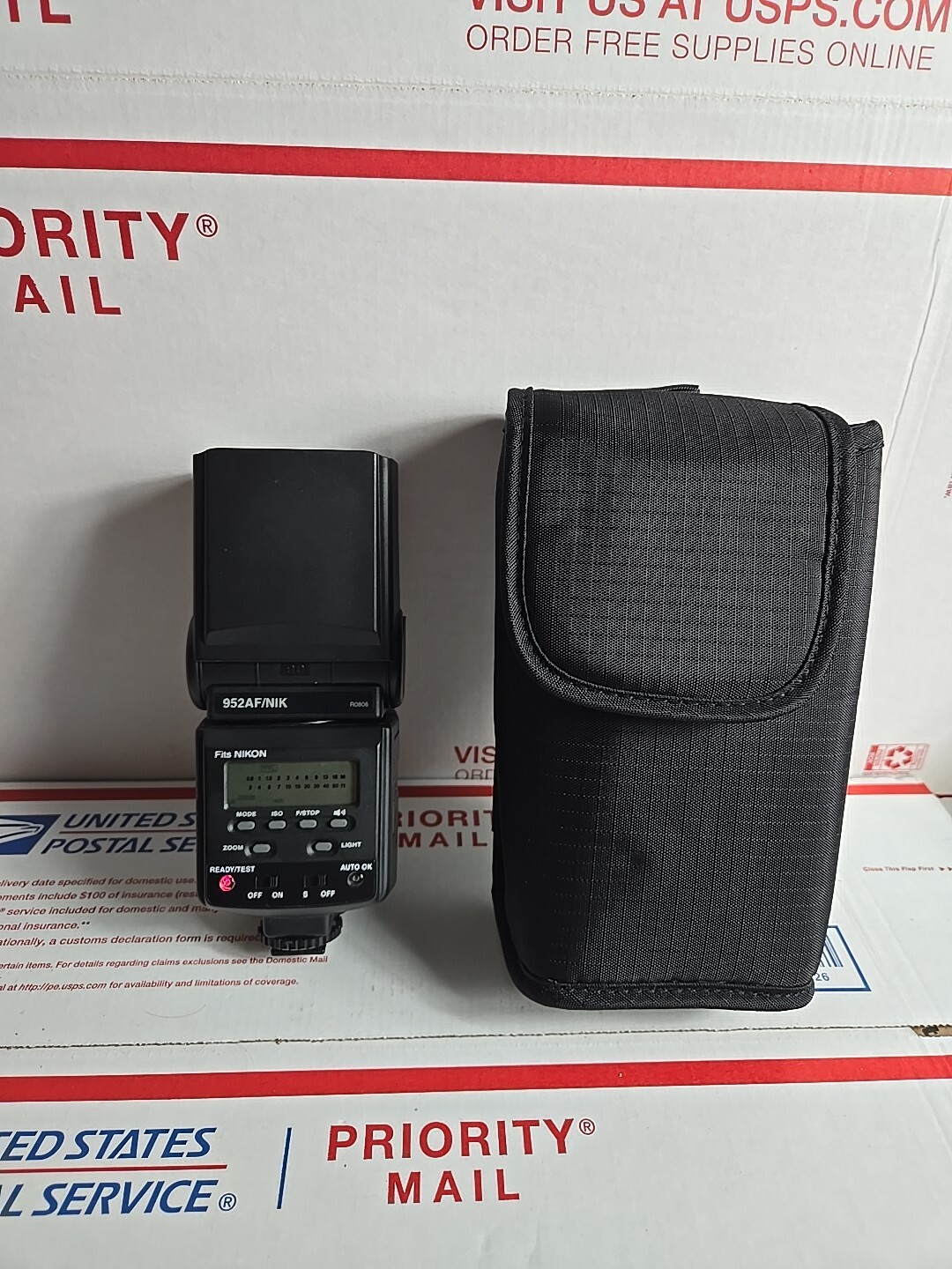 Digital Concepts Powerzoom 952AF/NIK Flash for Nikon Cameras