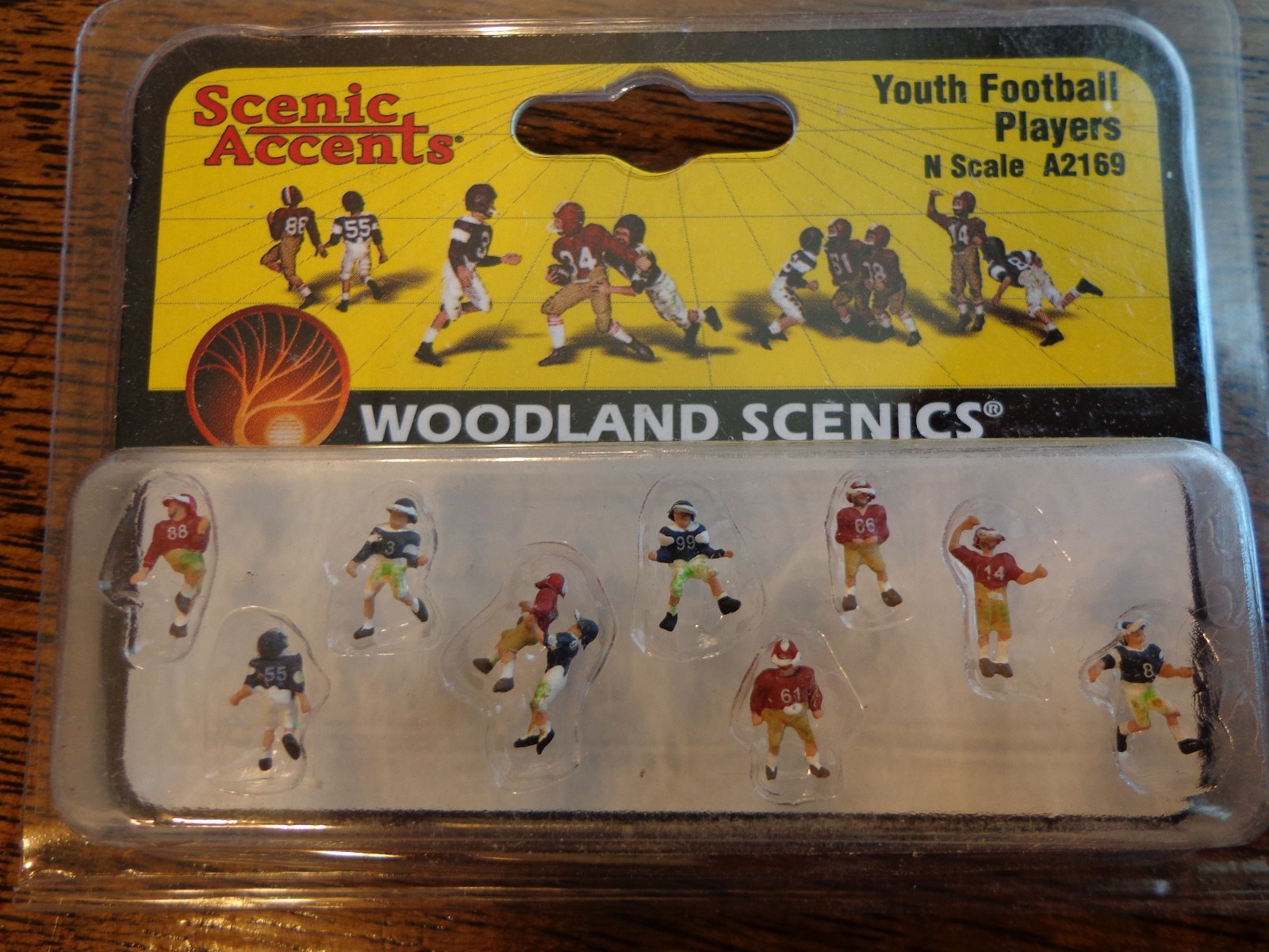Woodland Scenics N #2169  -  Youth Football Players