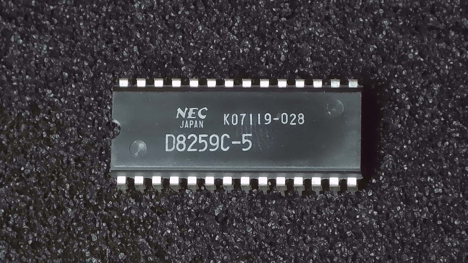 NEC D8259C-5 Interrupt Controller IC DIP28 - New Old Stock