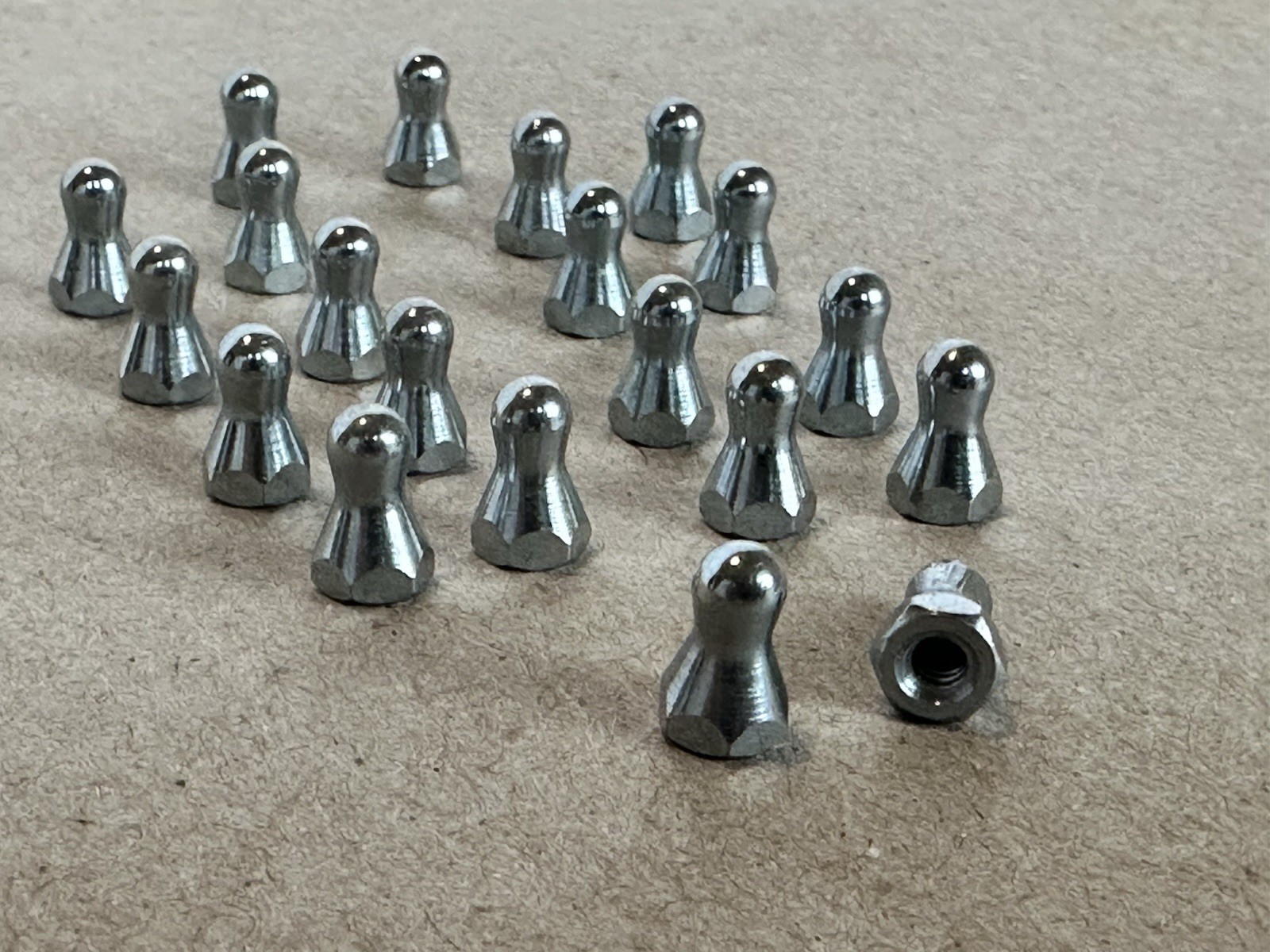 P101-421-3B Female Ball 6-32 Studs Screws - Zinc Finish Lot Of 20