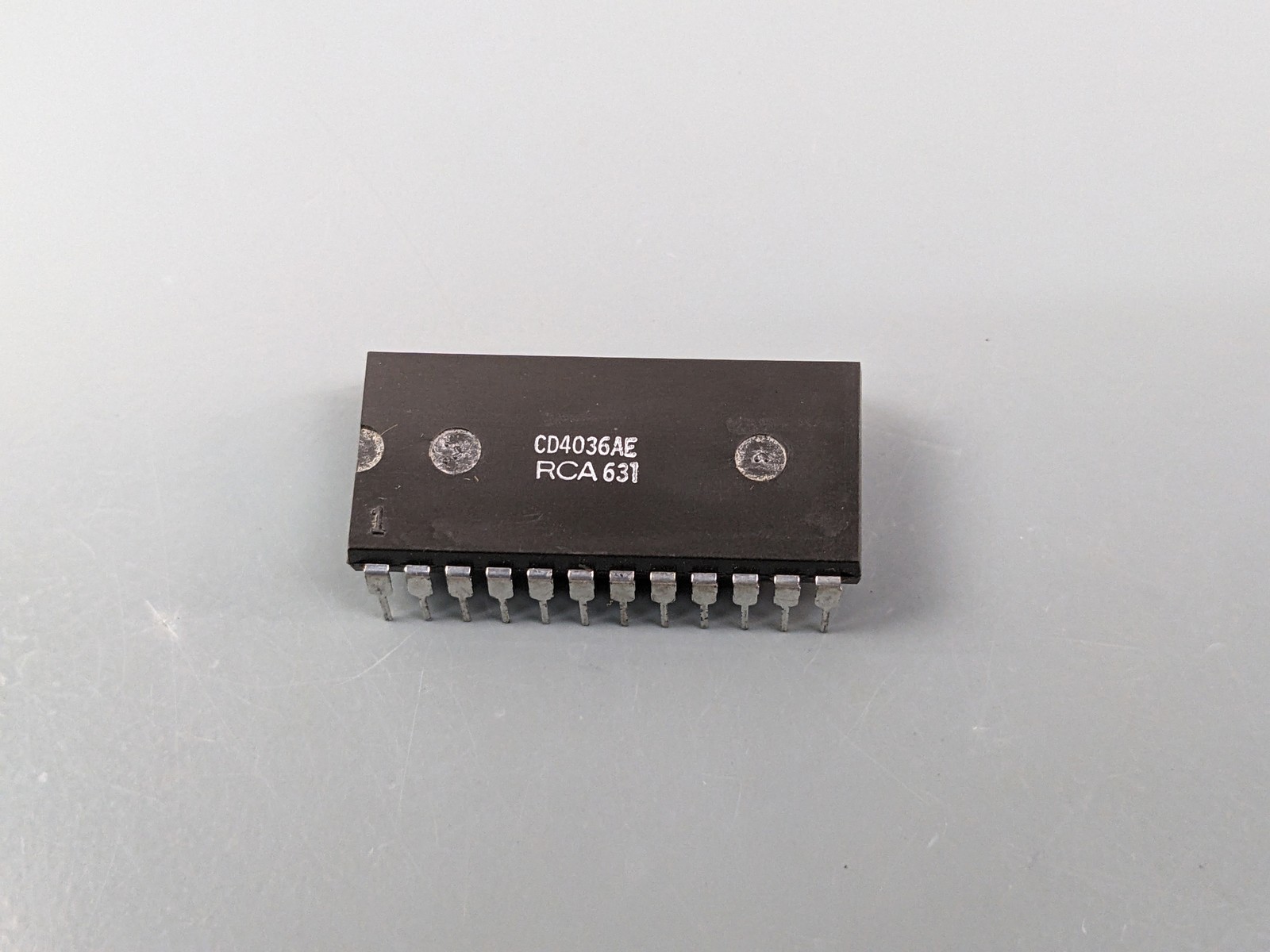 CD4036 IC, CMOS / MOS 4-Word x 8-Bit RAM Memory, RCA, NOS