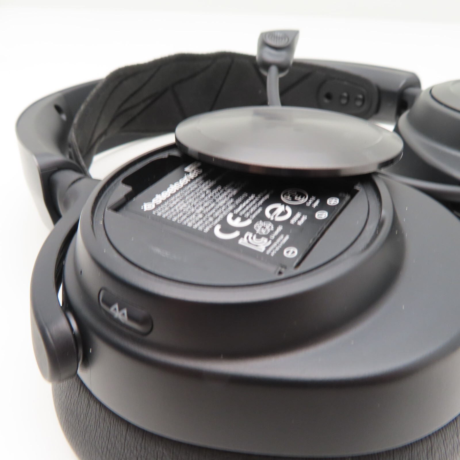 Steel Series Arctis Nova Pro Wireless Multi-System Gaming Headset