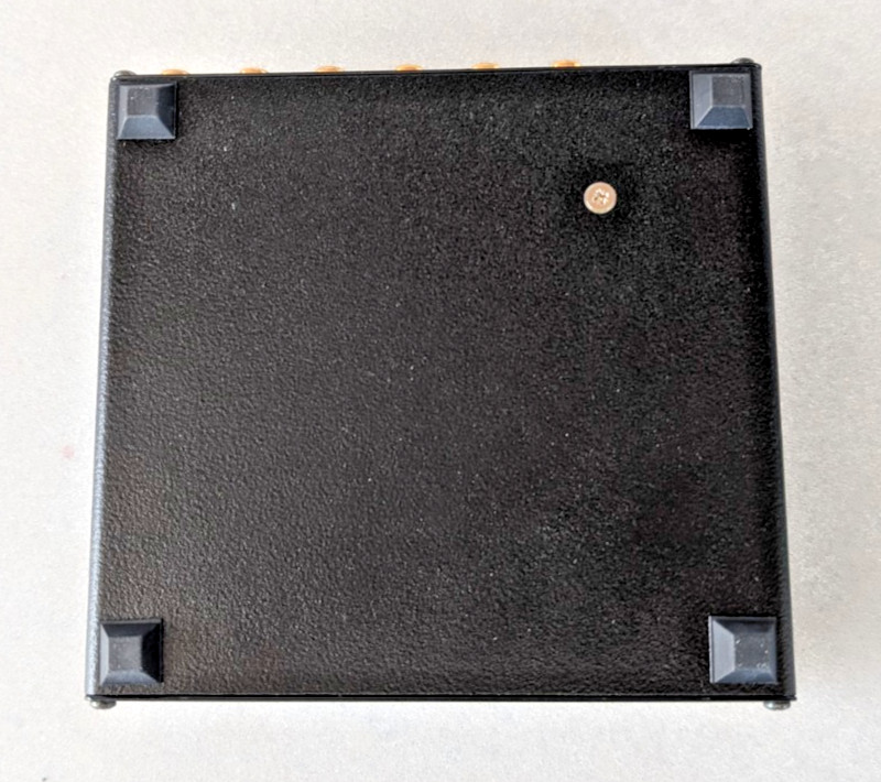 5-way stereo distribution amplifier with gain adjust (AV Communications AD-500)