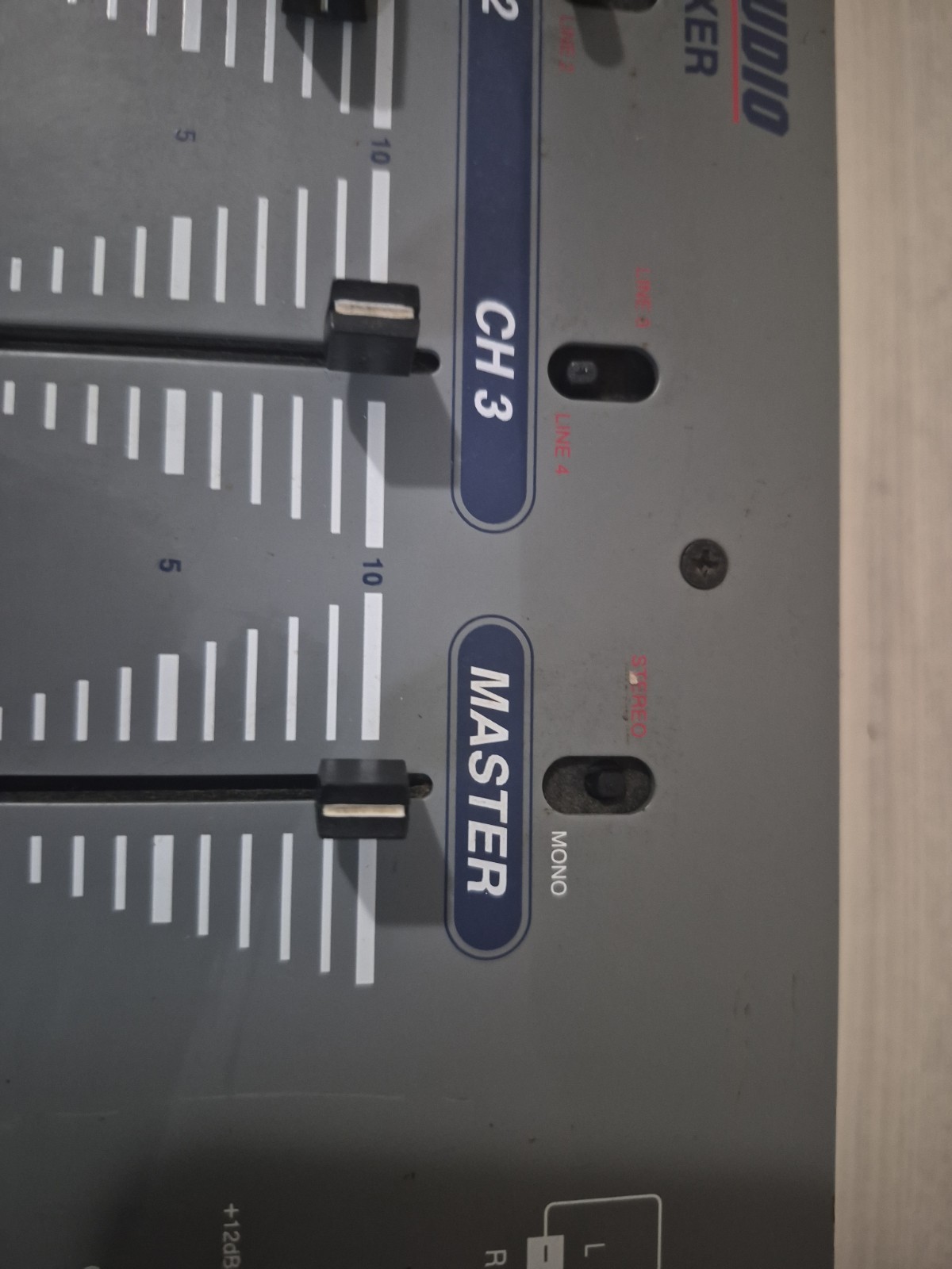 American DJ Audio XDM-242 Missing Knobs SEE PICS