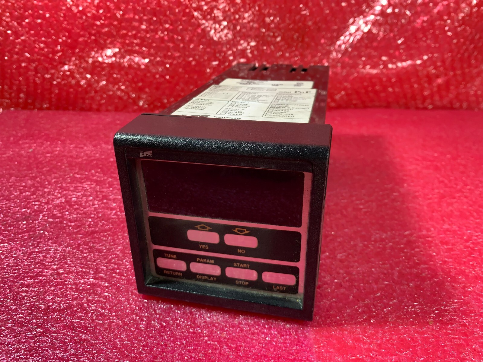 LFE Instruments Temperature Controller 220VAC 4-20mA Model 2000