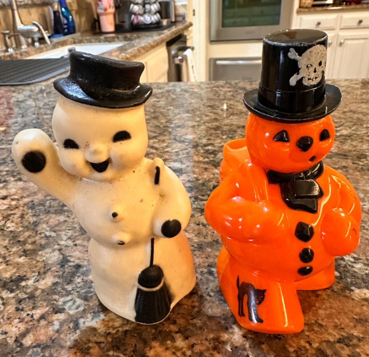Vintage Hard Plastic Rosbro Halloween Snowman JOL Candy Container W Skull & Cat
