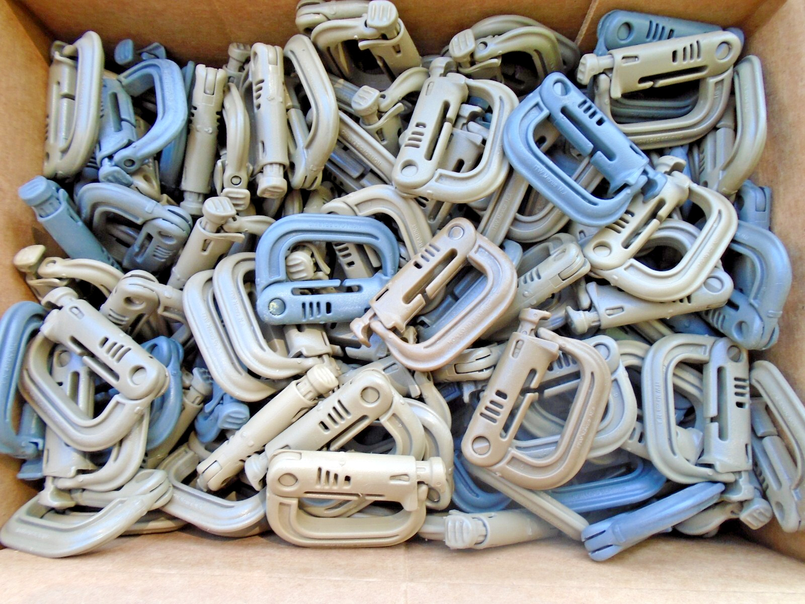 Large Lot Of 200 USGI Nexus Grimloc MOLLE Locking D-Ring Carabiners Green & Tan