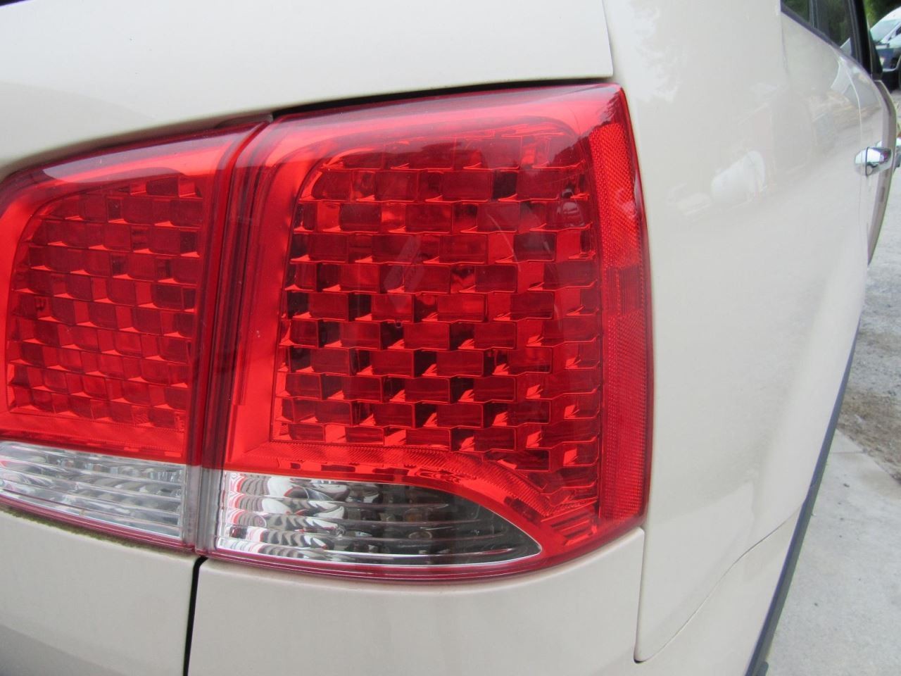 SORENTO 2011 Glove Box 1071976