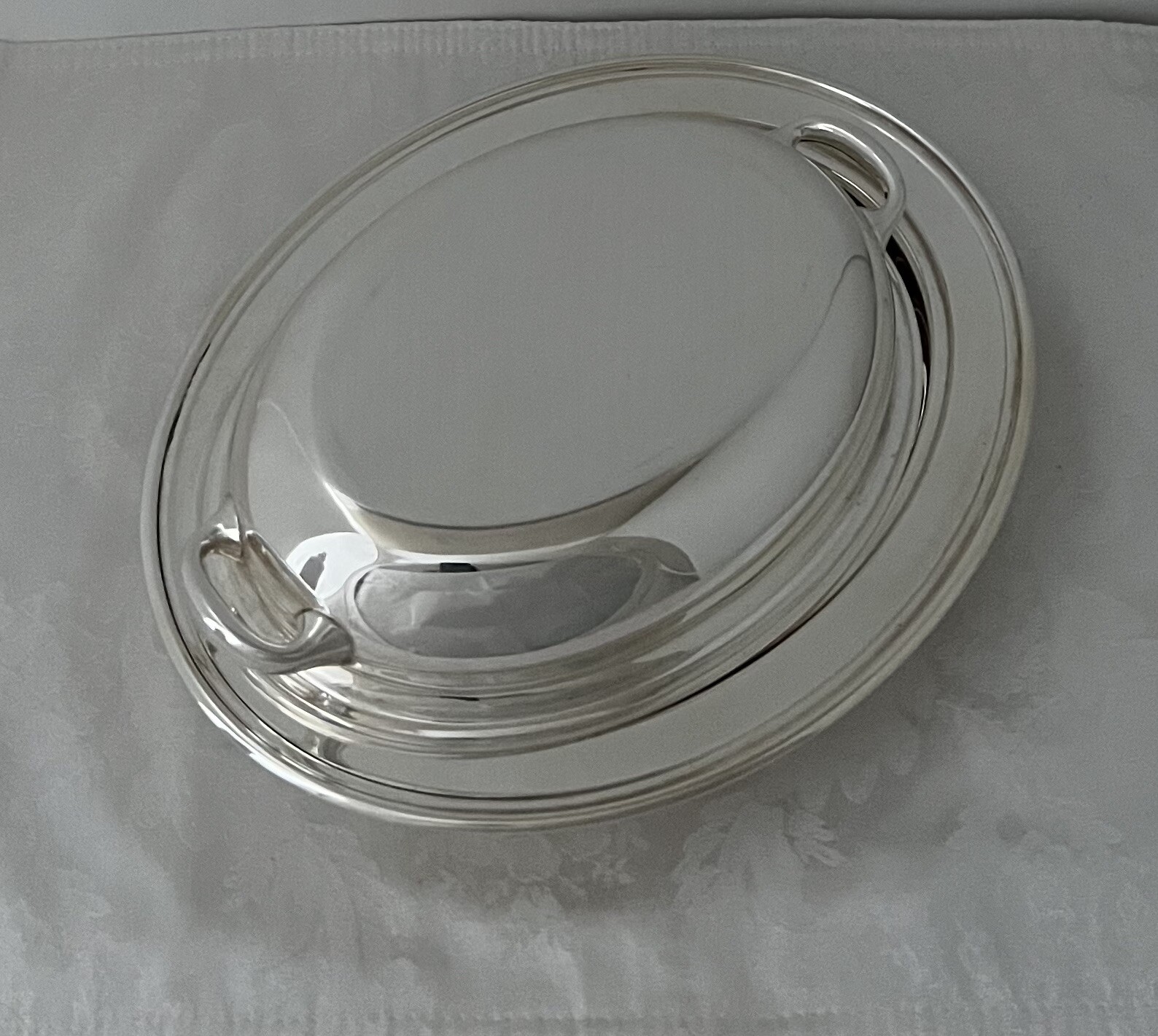 Middletown Silverware Silver Plate 11” Covered Divided Serving Dish • USA
