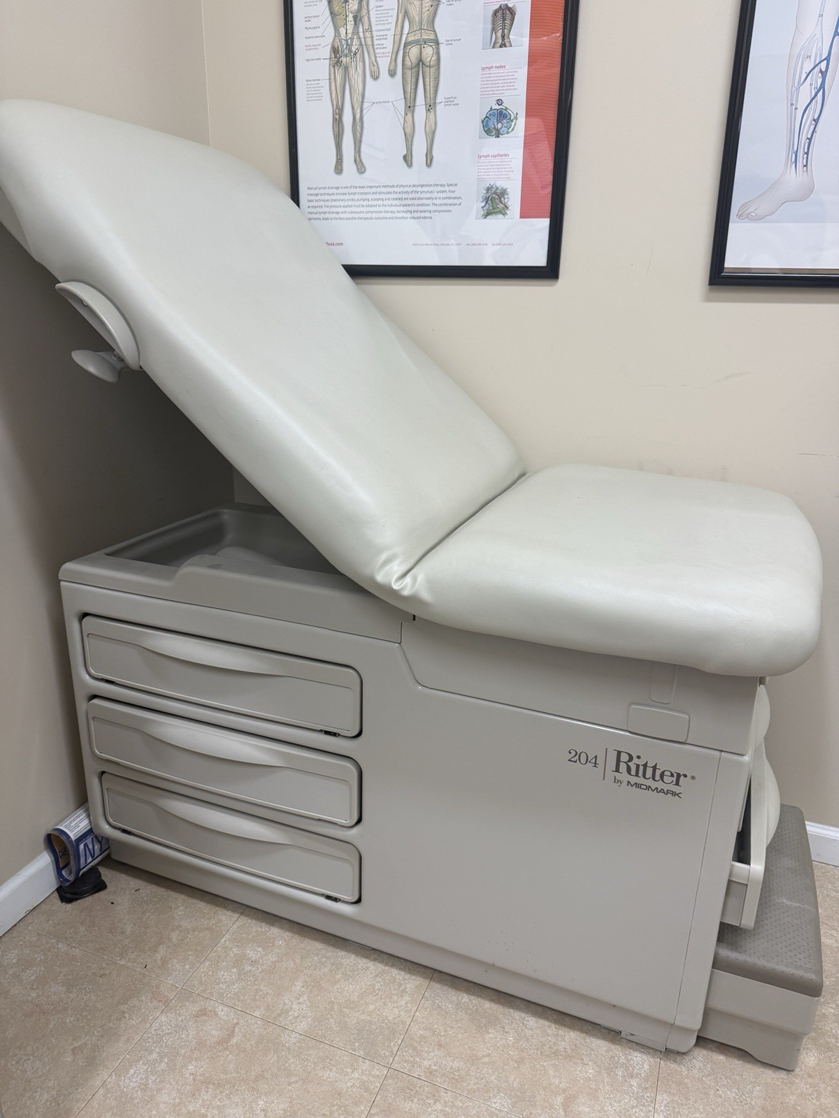 Ritter by Midmark 204 Examination Table w/ Drawers & Step, Light Gray