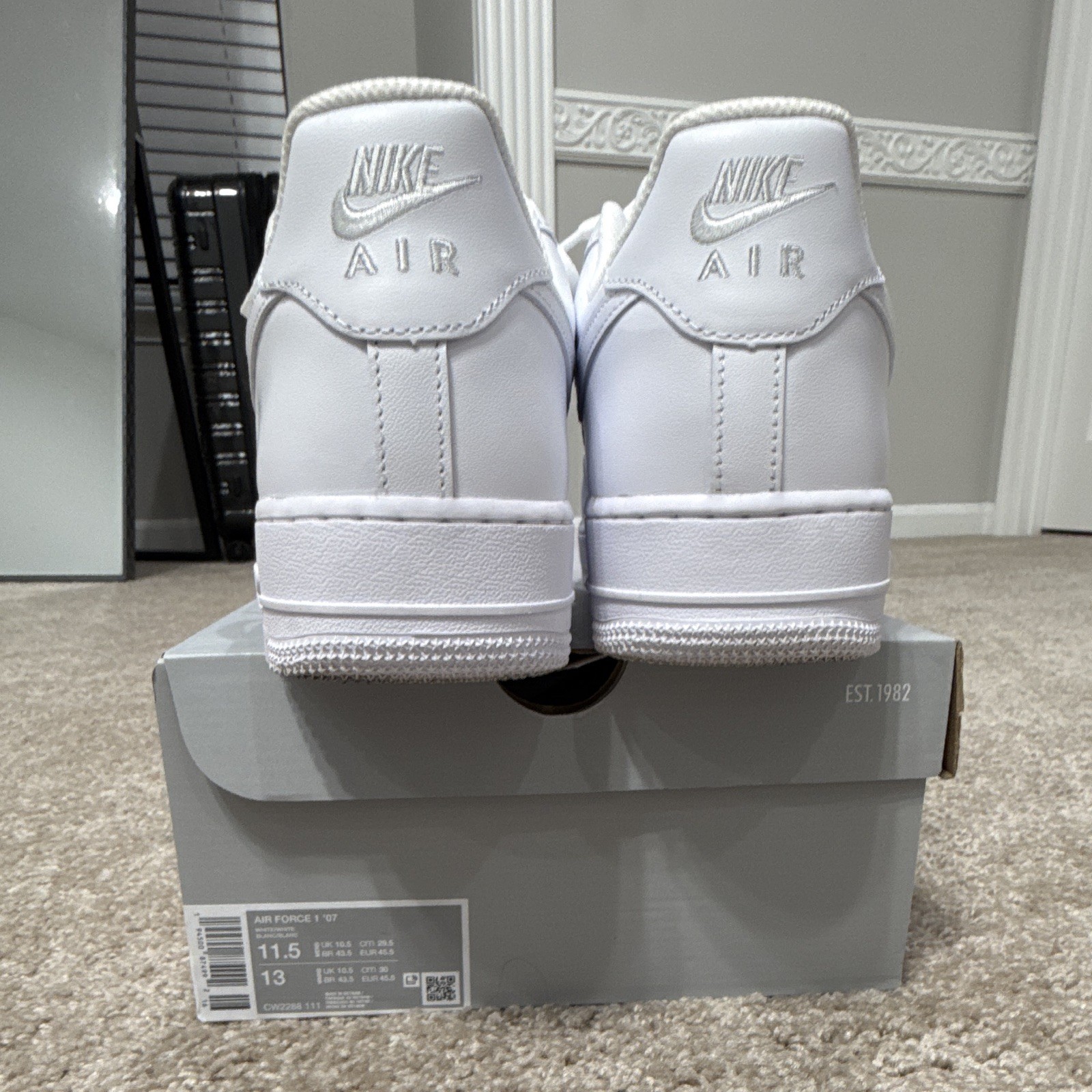 Nike Air Force 1 '07 Men's Low Top Lace-Up Sneakers White Solid