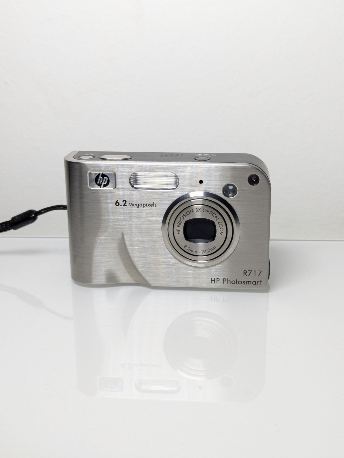 HP Photosmart R717 6.2MP Digital Camera (Tested Working)