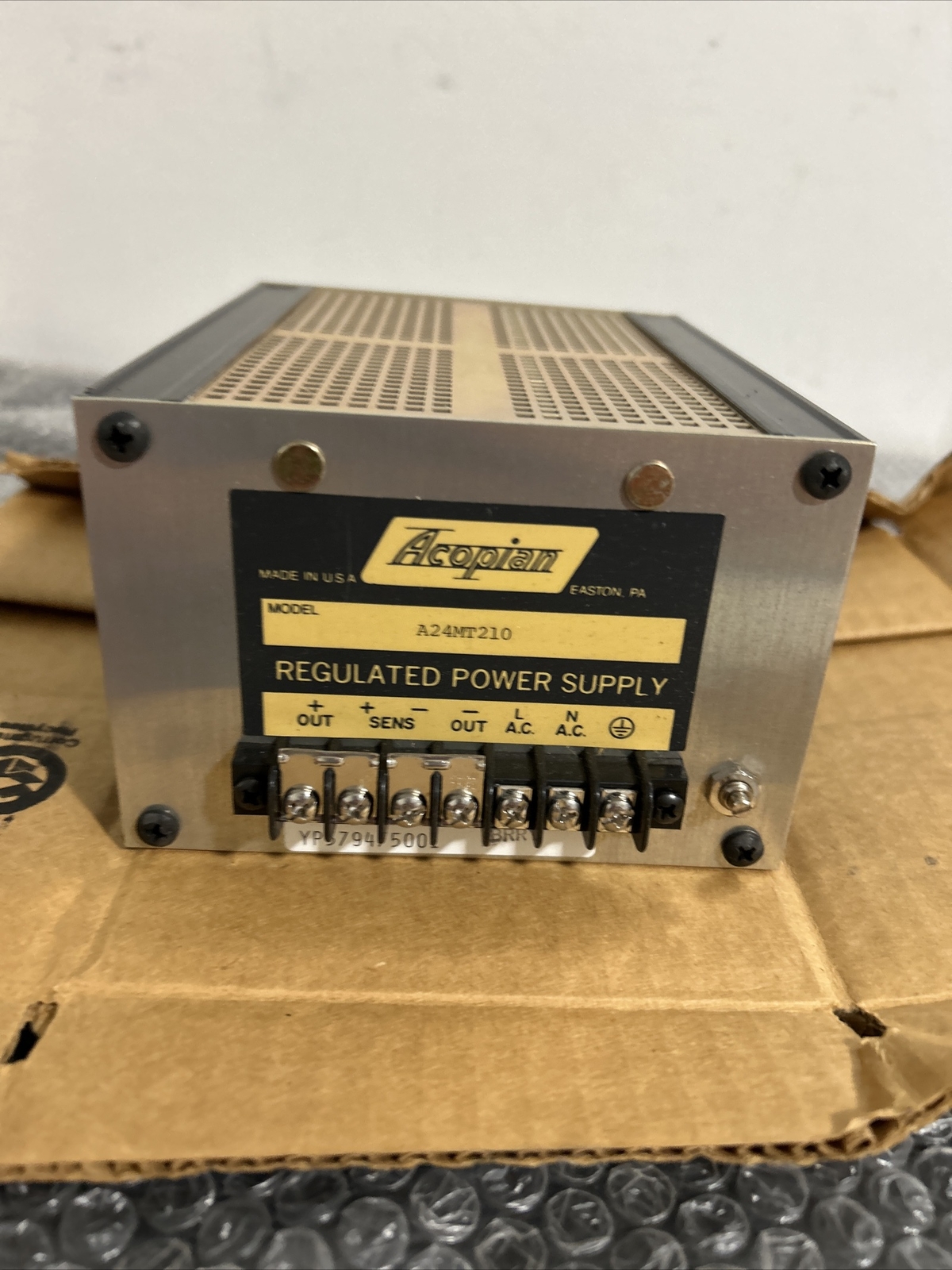 Acopian Model: A24MT210 Regulated Power Supply. *New* Fast ￼Shipping!