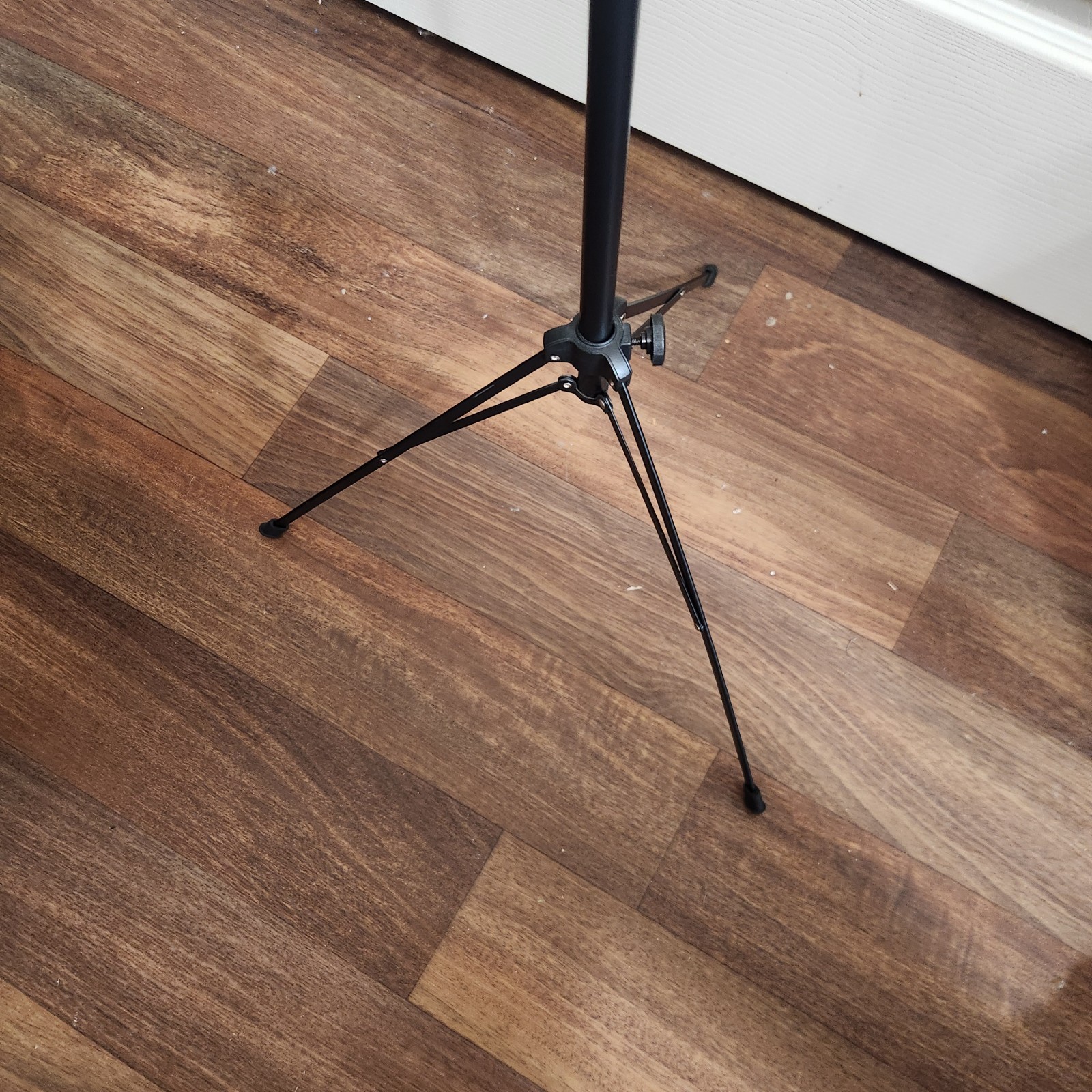 Yamaha Foldable Sheet Music Stand w/ Case – Black, Adjustable, Portable Compact