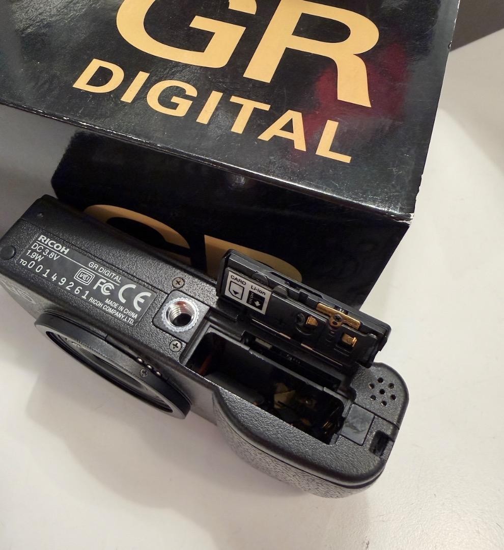 RICOH GR DIGITAL Console