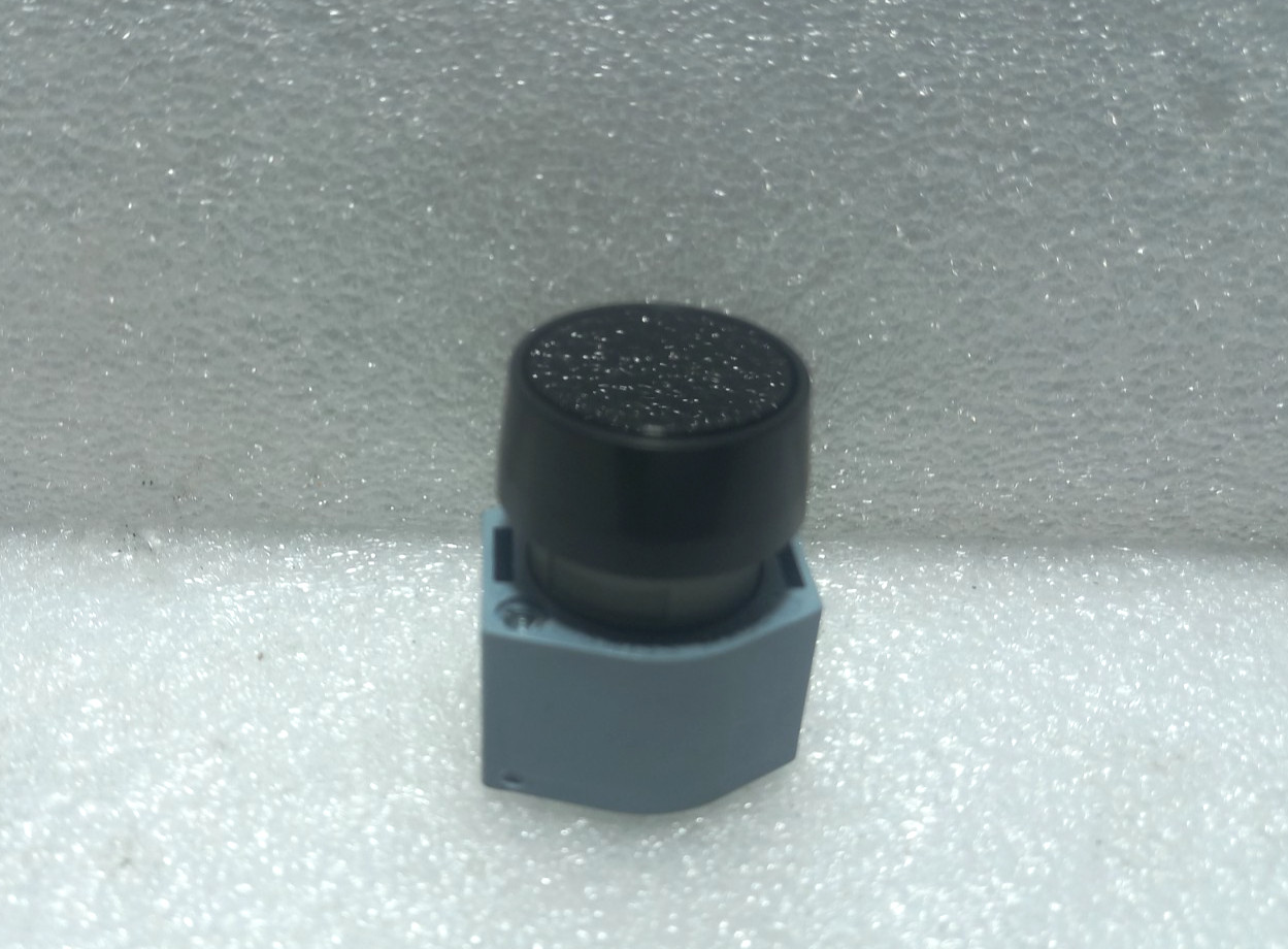 6806246 Pushbutton BLK For Nov BOP Control Panel 332.02