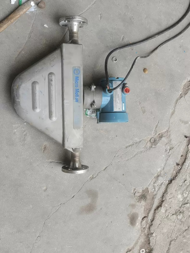 Micro Motion R100S128NCAAMZZZZUL Flow Sensor Used 1PCS