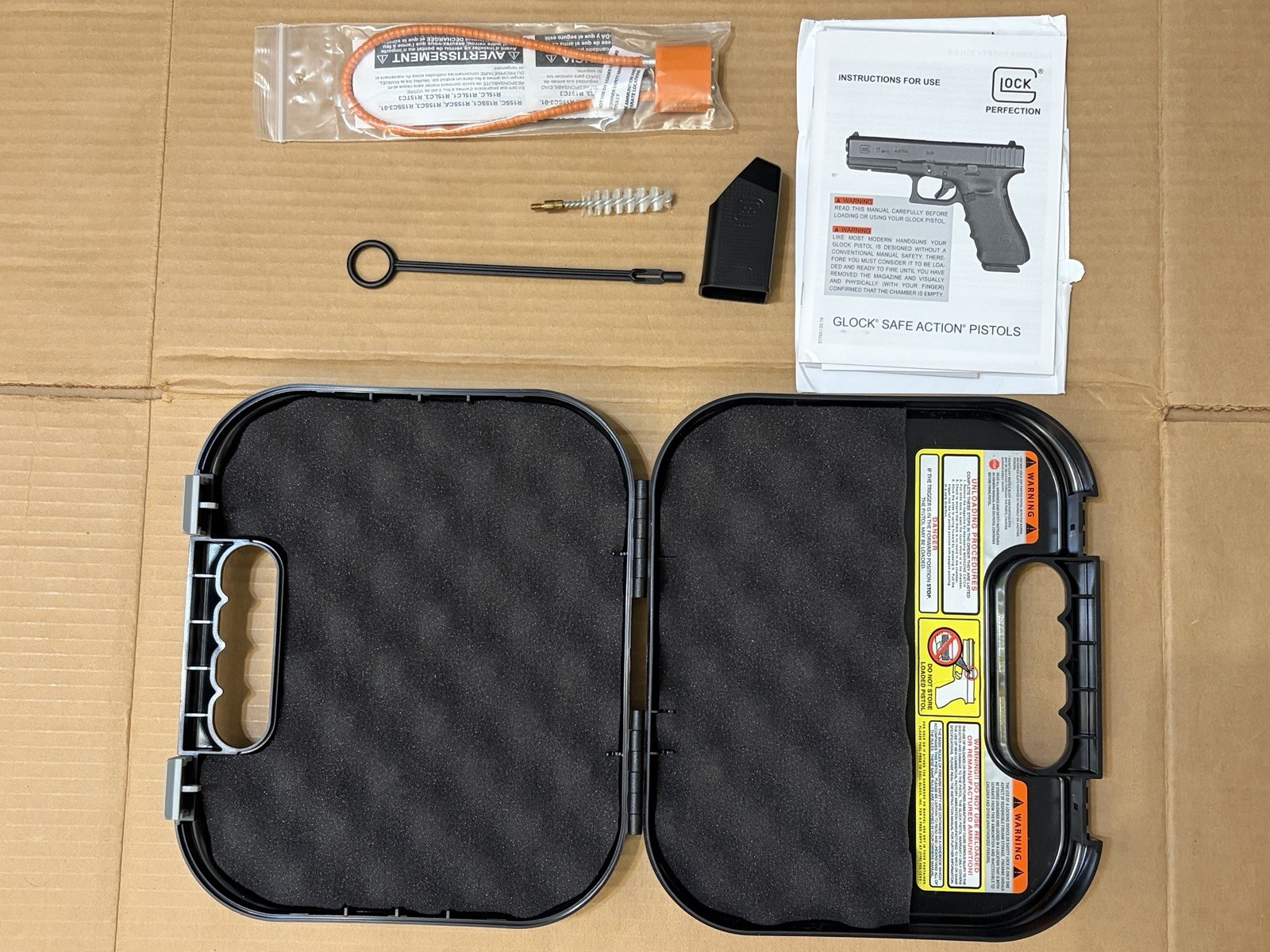 Factory Glock Clam Shell Hard Pistol Case w Manual / Lock / Cleaning Rod / Brush