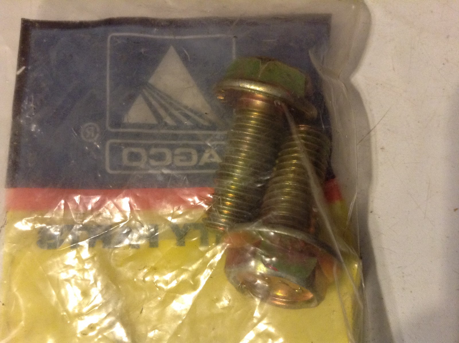526256 -Two New Bolts For A New Idea 526, 527, 528, CaseIH 3204, 3205 Disc Mower