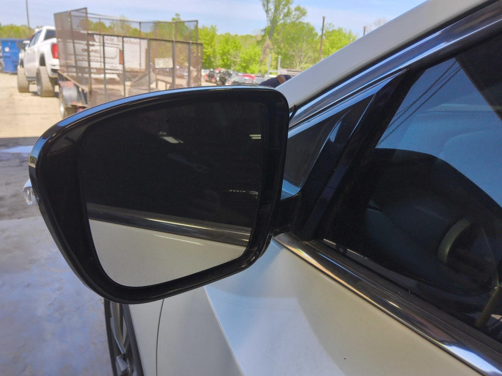 Used Battery Tray fits: 2016 Nissan Murano Grade A