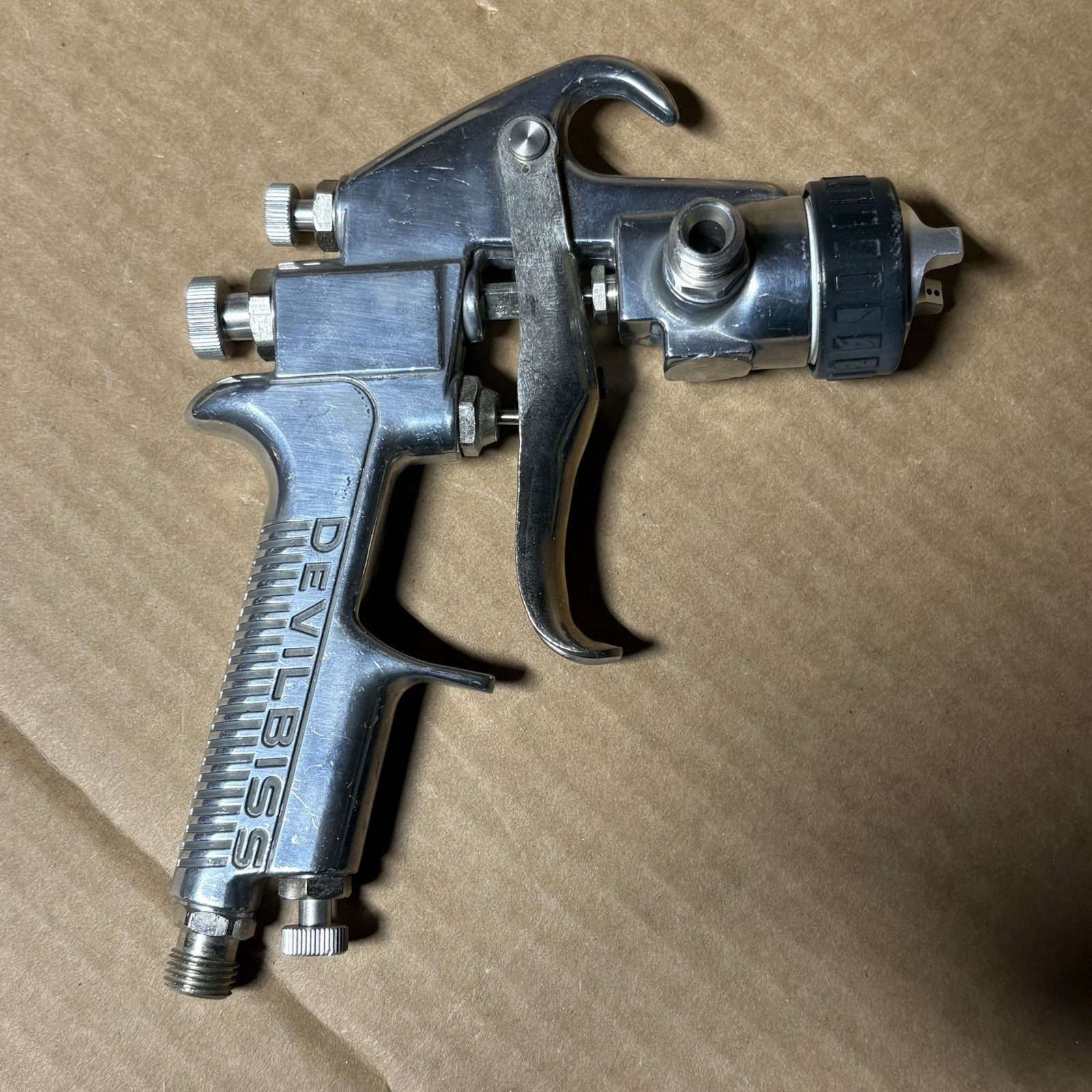 DeVILBISS JGX 502 Gravity Feed Spray Gun