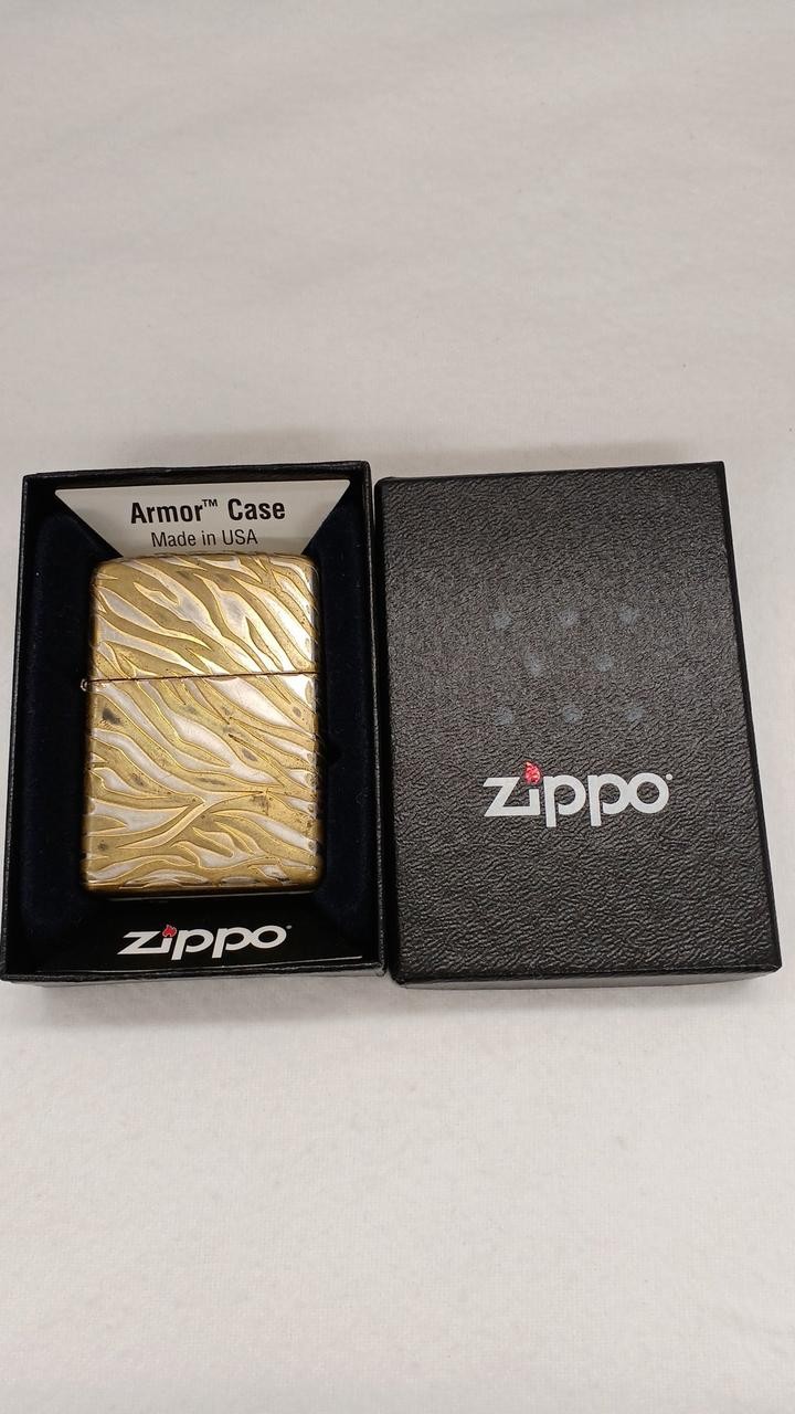 Zippo Armor Antique Tiger Oil Lighter