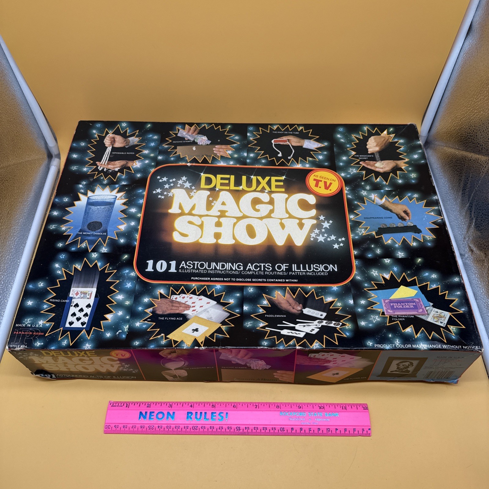 RARE Vintage 1983 Deluxe Magic Show  Vintage Game in Box